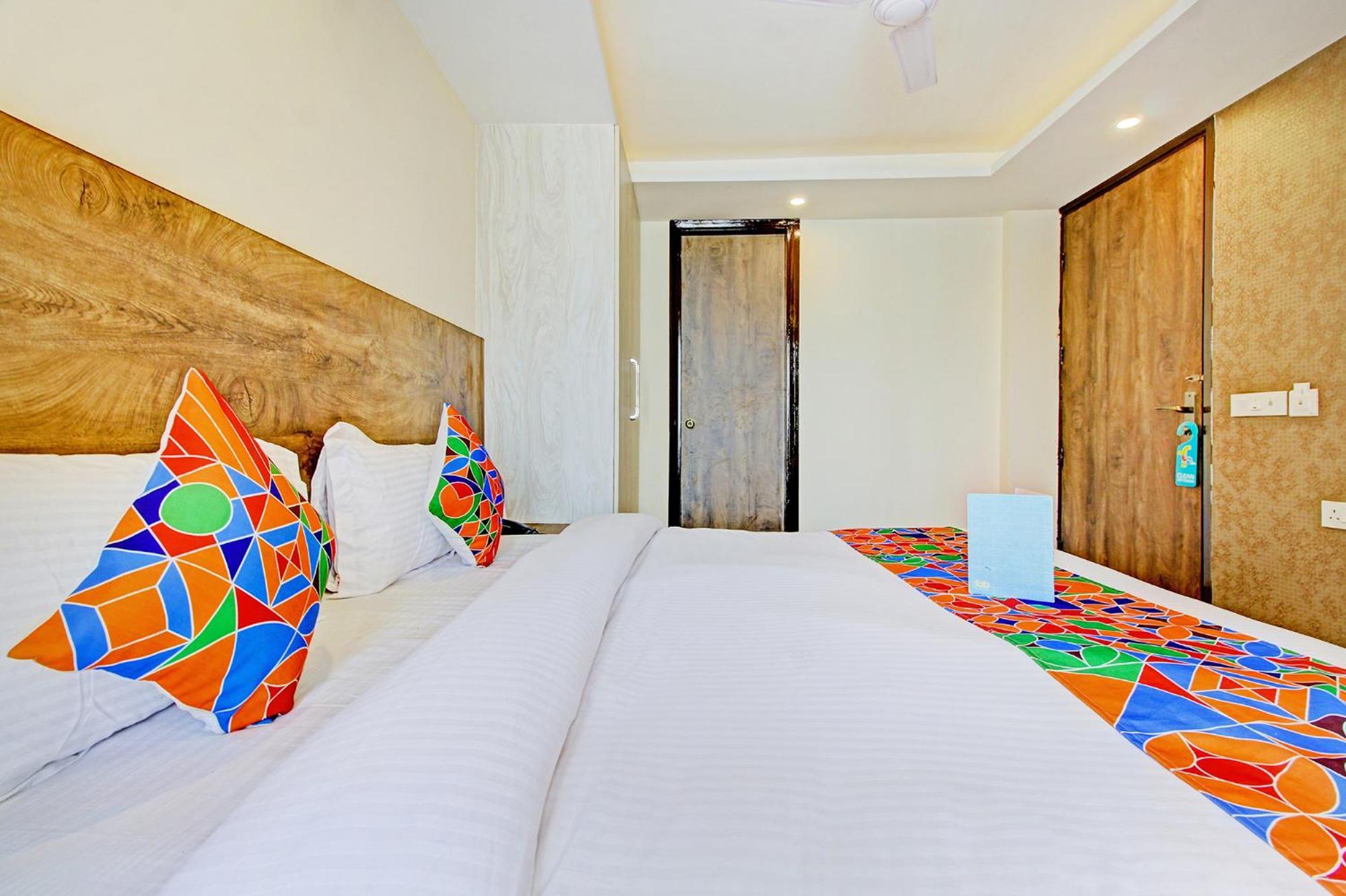 Fabhotel Soft Petals Gurgaon Exterior foto